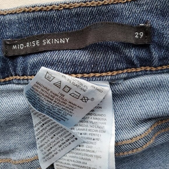 Banana Republic Mid Rise Mr. Skinny Raw Hem Ripped Knee Jeans Big Sur Wash 29 - Picture 4 of 12